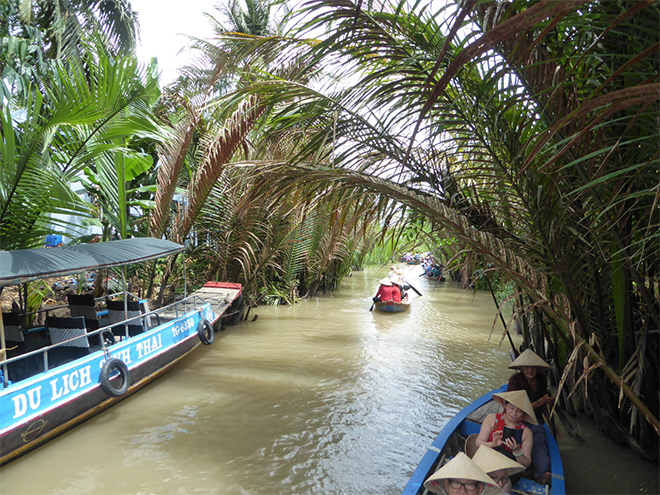 一番人気のツアー!一日:大河メコンデルタクルーズ(ミトー) ベトナム名物のココナッツキャンディ、蜂蜜農園見学、メコン名物料理「象耳魚」の昼食付き